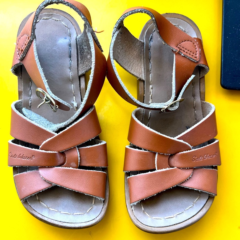 Saltwater sandals kids size 10